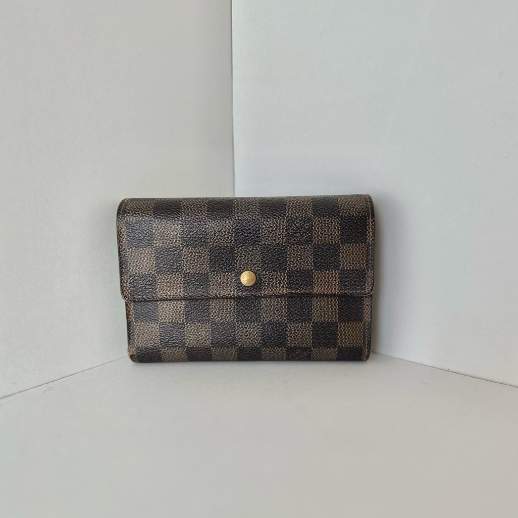 Louis Vuitton Wallet In Damier Ebene